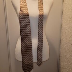 Elegant Brown Patterned Tie Great Quality All Silk